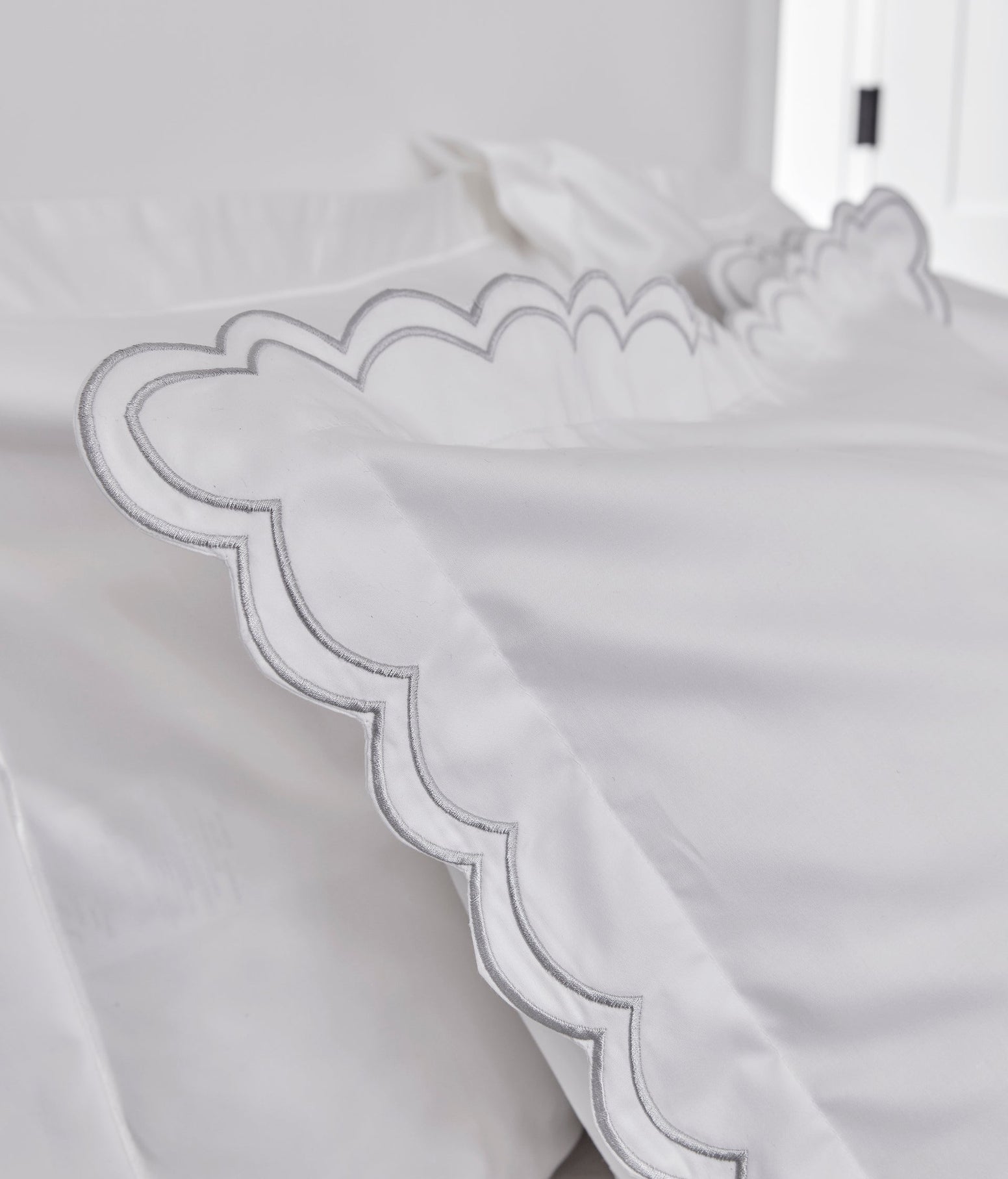 Scallop Edge Pillowcase Pair