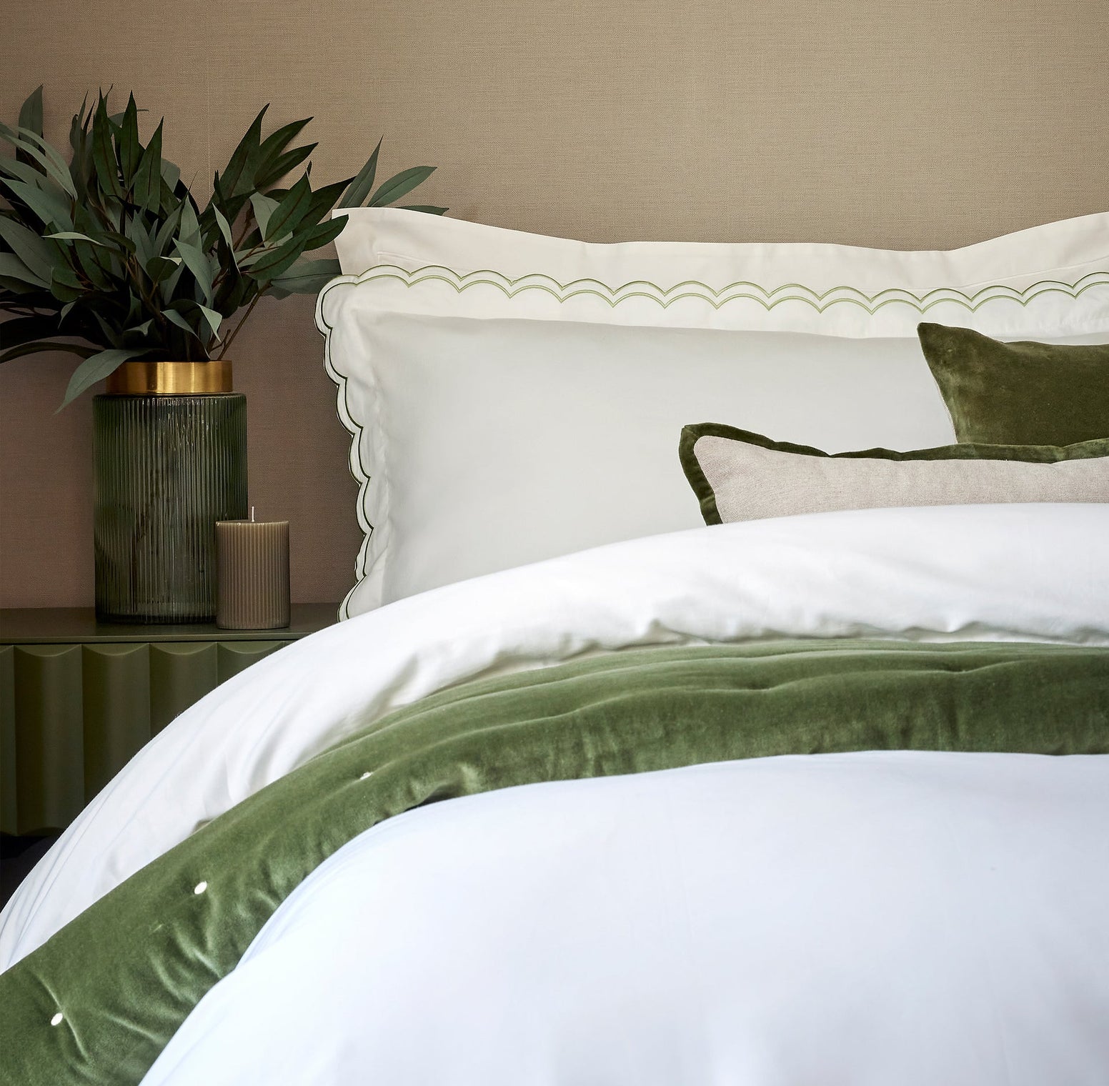 Scallop Edge Pillowcase Pair